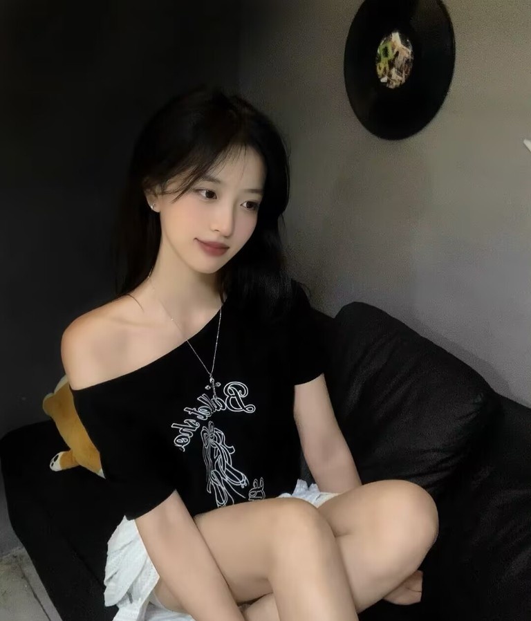 天桥小嫩妹水嫩逼紧