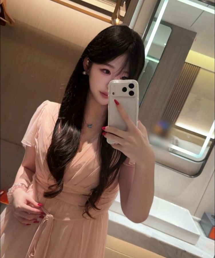 海珠区邻家小湿妹逼紧听话