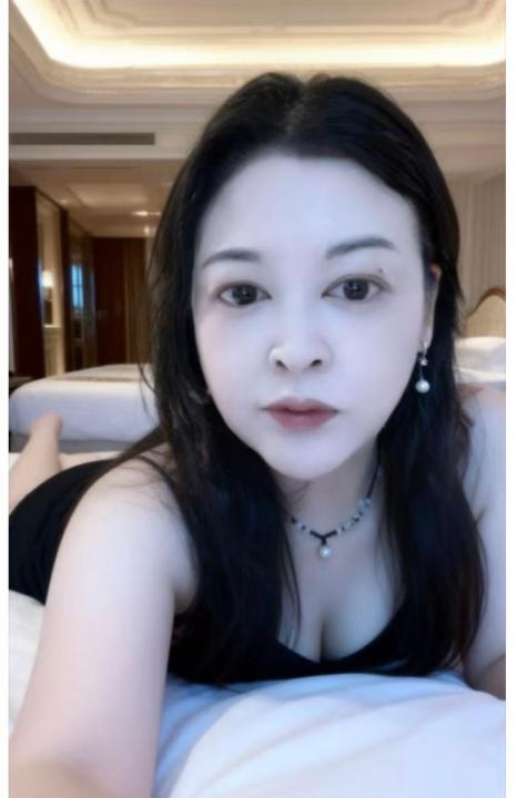 南门E奶伊茉