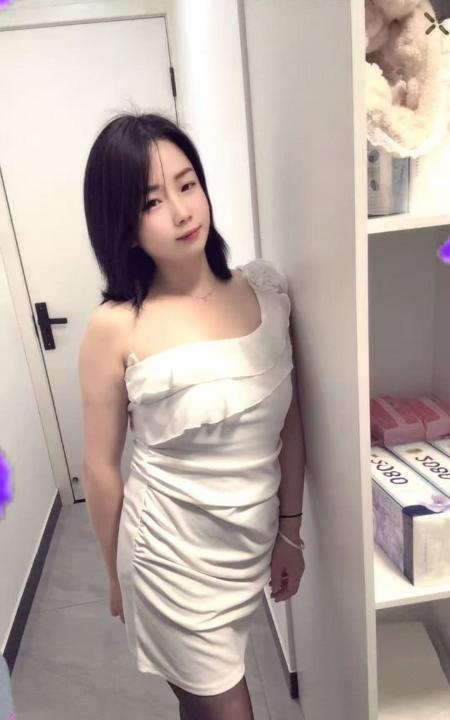 刚下海的甜美少妇