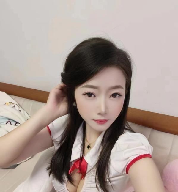 大波妹水床少妇