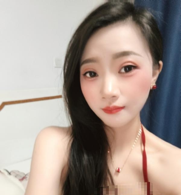 大波妹水床少妇