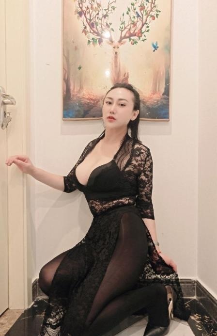 大奶少妇婉儿老师