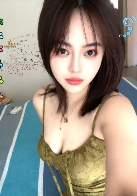 河西两骚妇双飞可舌吻