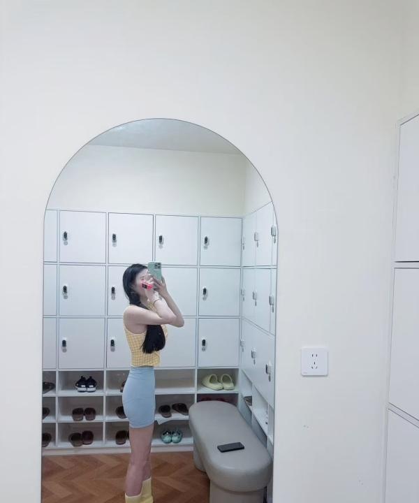 温柔粉嫩小妹妹
