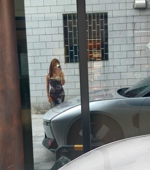 肥臀大奶美女