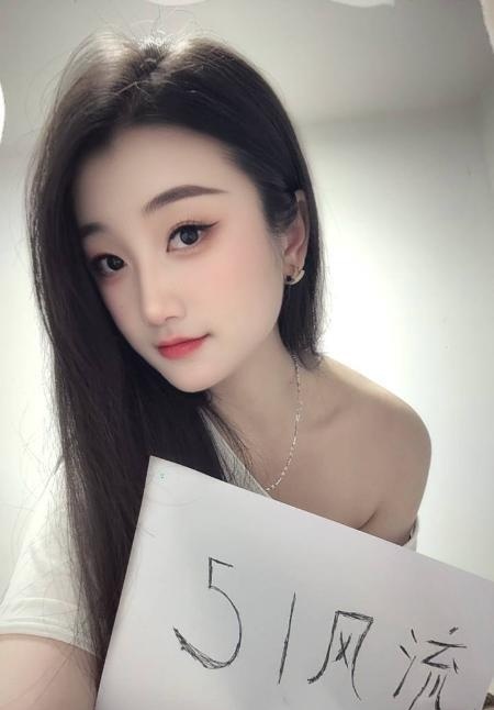 甜蜜舌吻雯雯