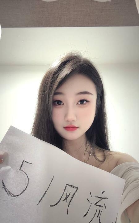 甜蜜舌吻雯雯
