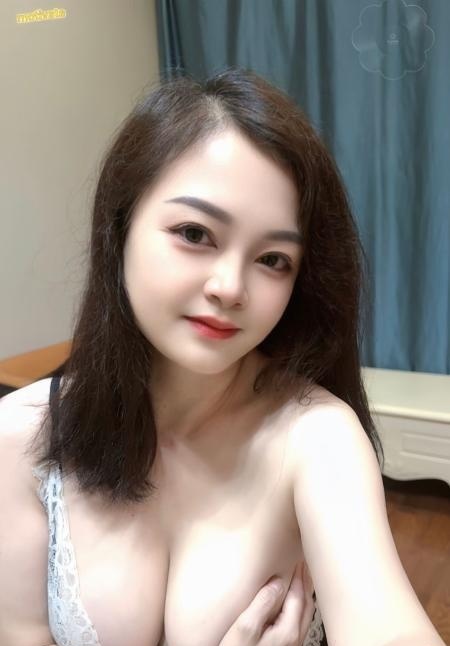 下沙大胸美少妇静雯