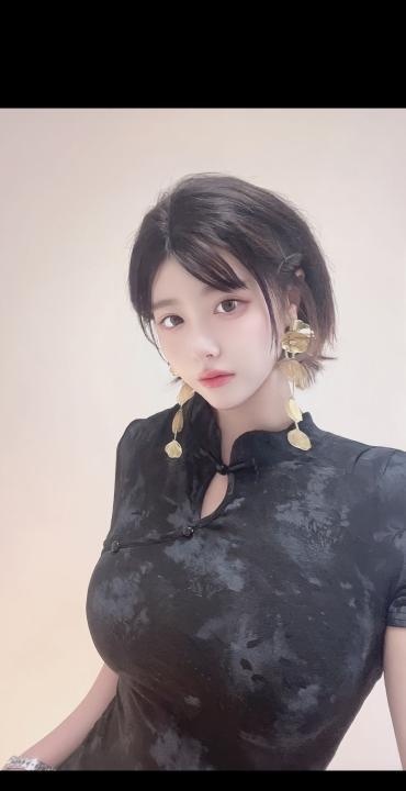 F奶短发大眼逸涵