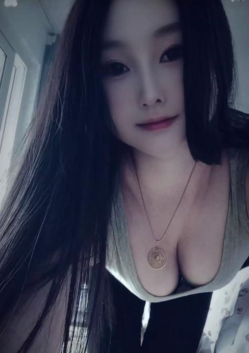 好服务D杯中项小姐姐
