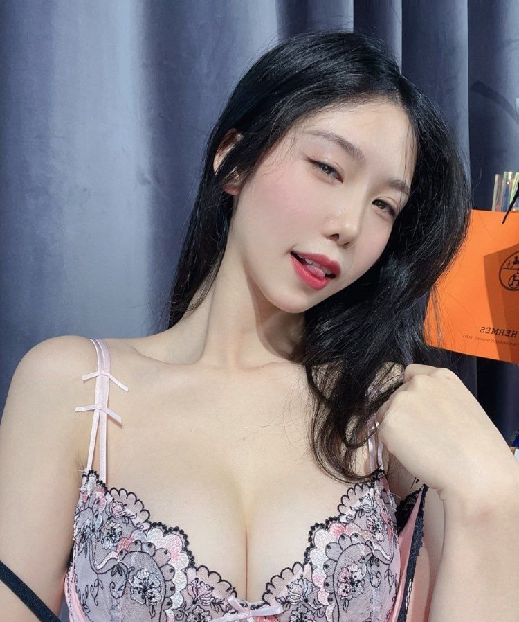 菏泽爆乳多水风骚妹（可无套内射）自带公寓