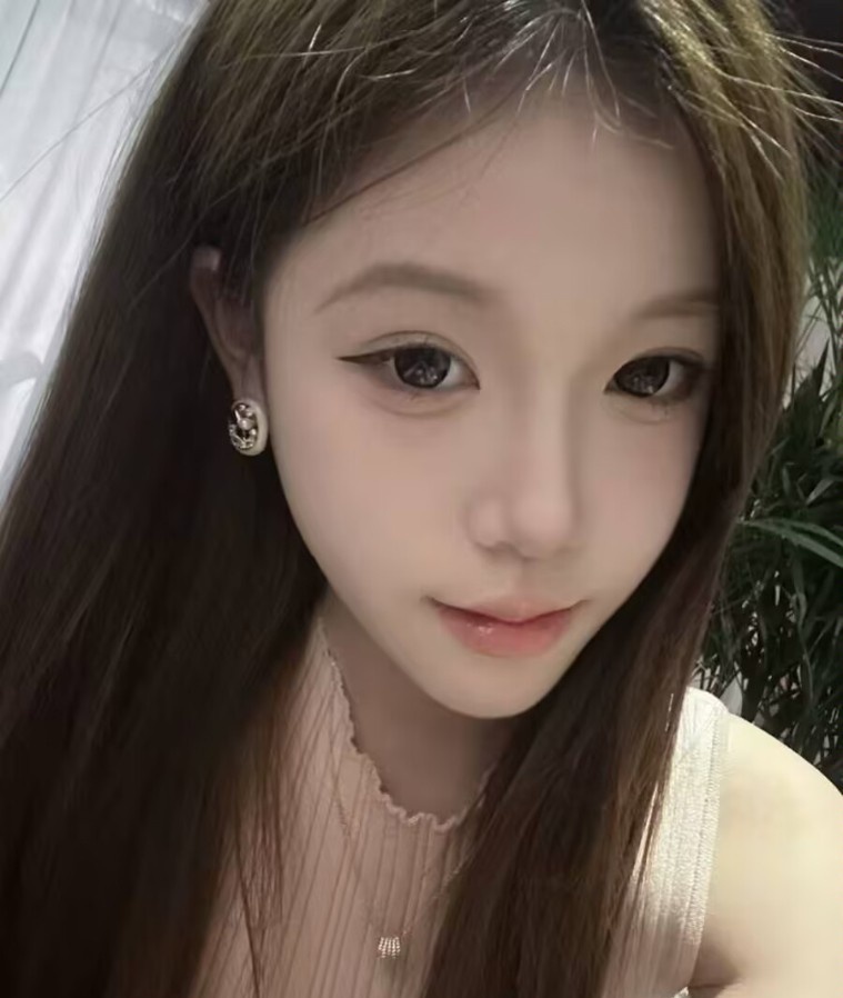 刚被闺蜜拉出来下海兼职挣钱的小姐姐