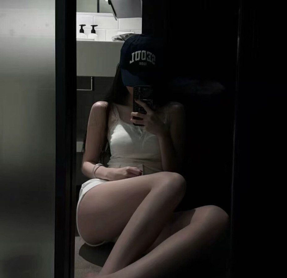 西安大长腿巨乳美臀小骚逼