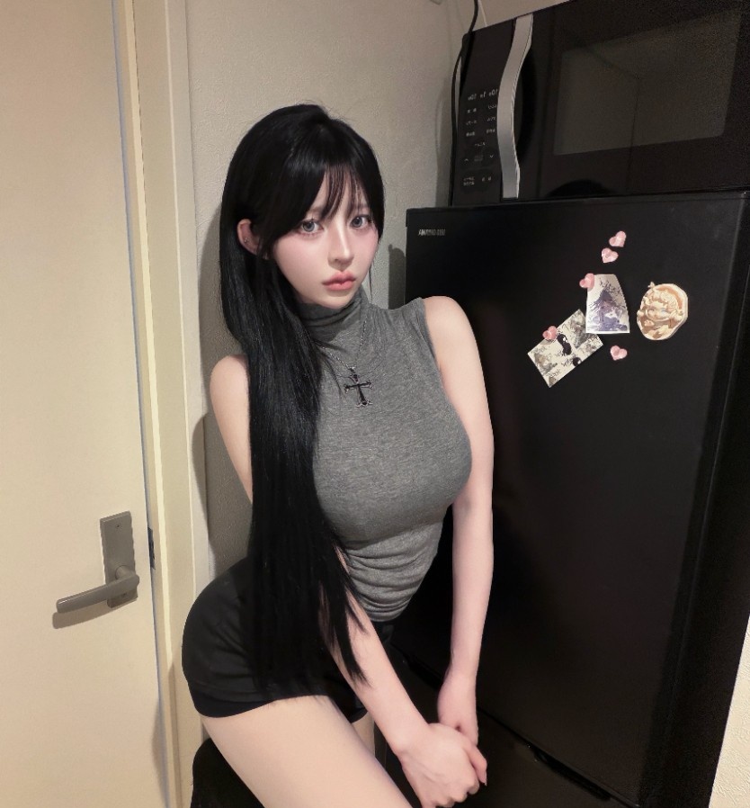 蜂腰大长腿妹妹小穴湿润多汁