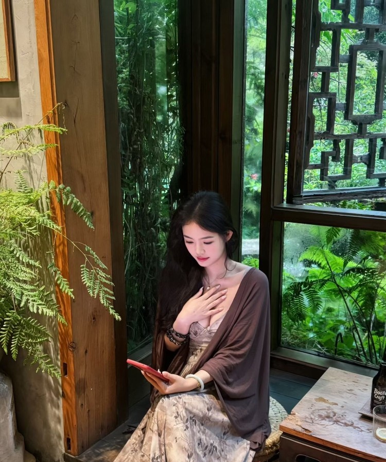 广阳区舞蹈系兼职嫩妹，肤白貌美会吸会舔