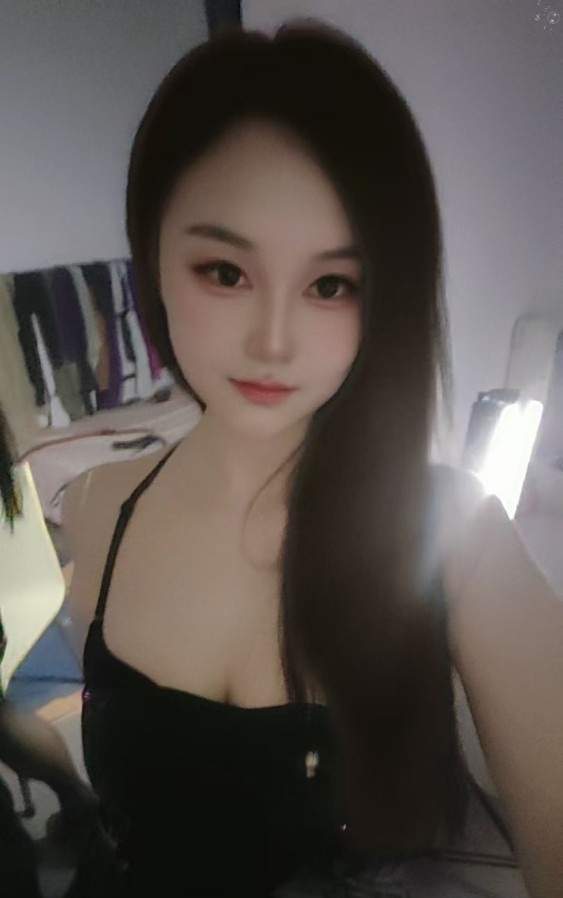 玲珑玉足女王sm调教