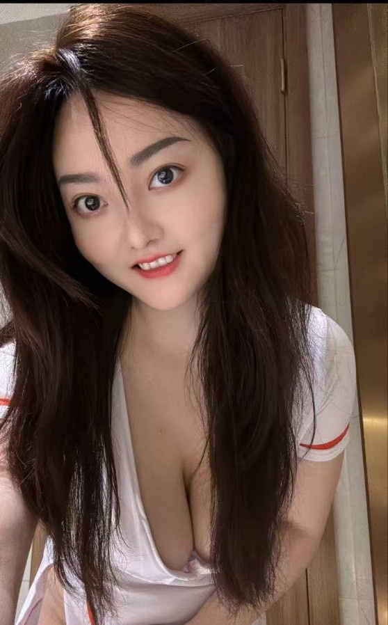 禅城美腿翘臀御姐叶子