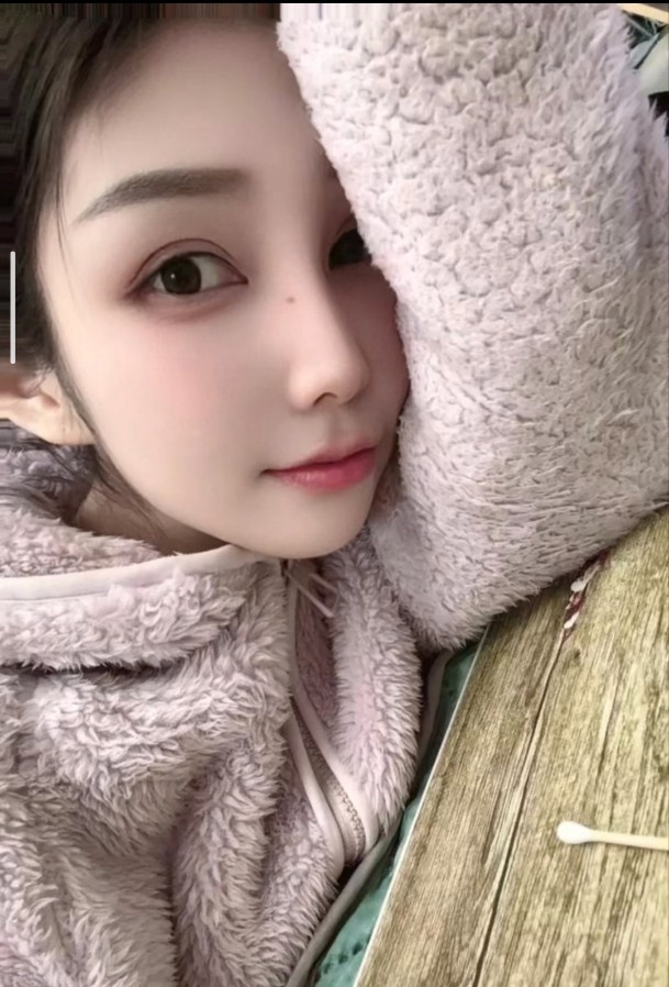 娇小小少妇