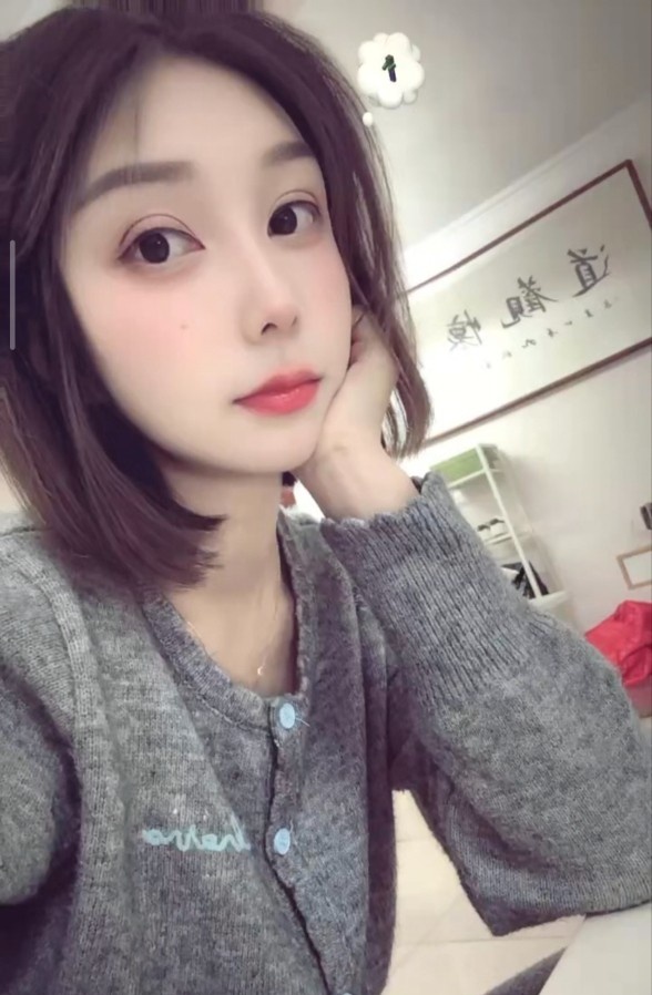 娇小小少妇