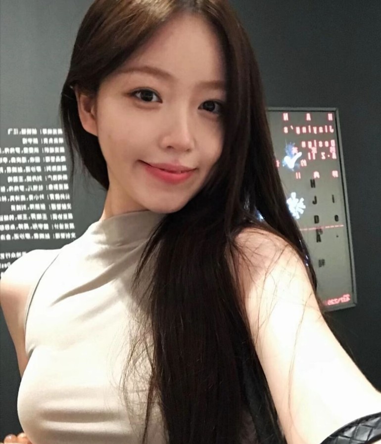 广州骚劲十足的小淫妹