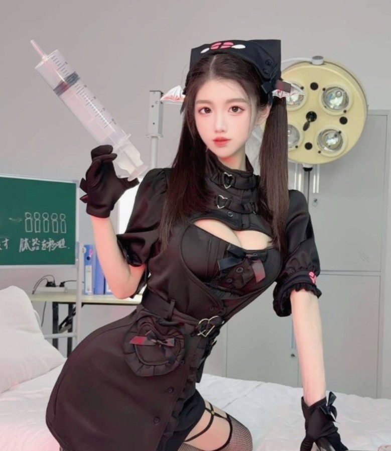 迷人大长腿制服情趣小骚货