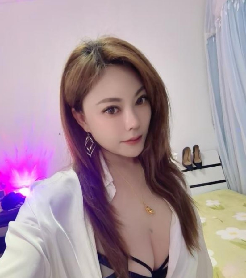 北京市胸大翘臀后入特别紧
