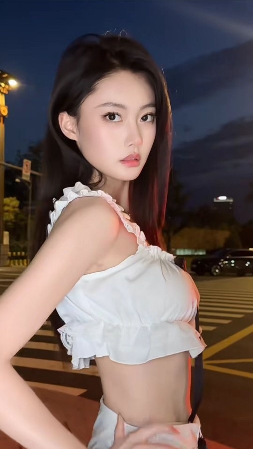 高颜极品大奶乳荤超粉嫩完美翘臀大长腿