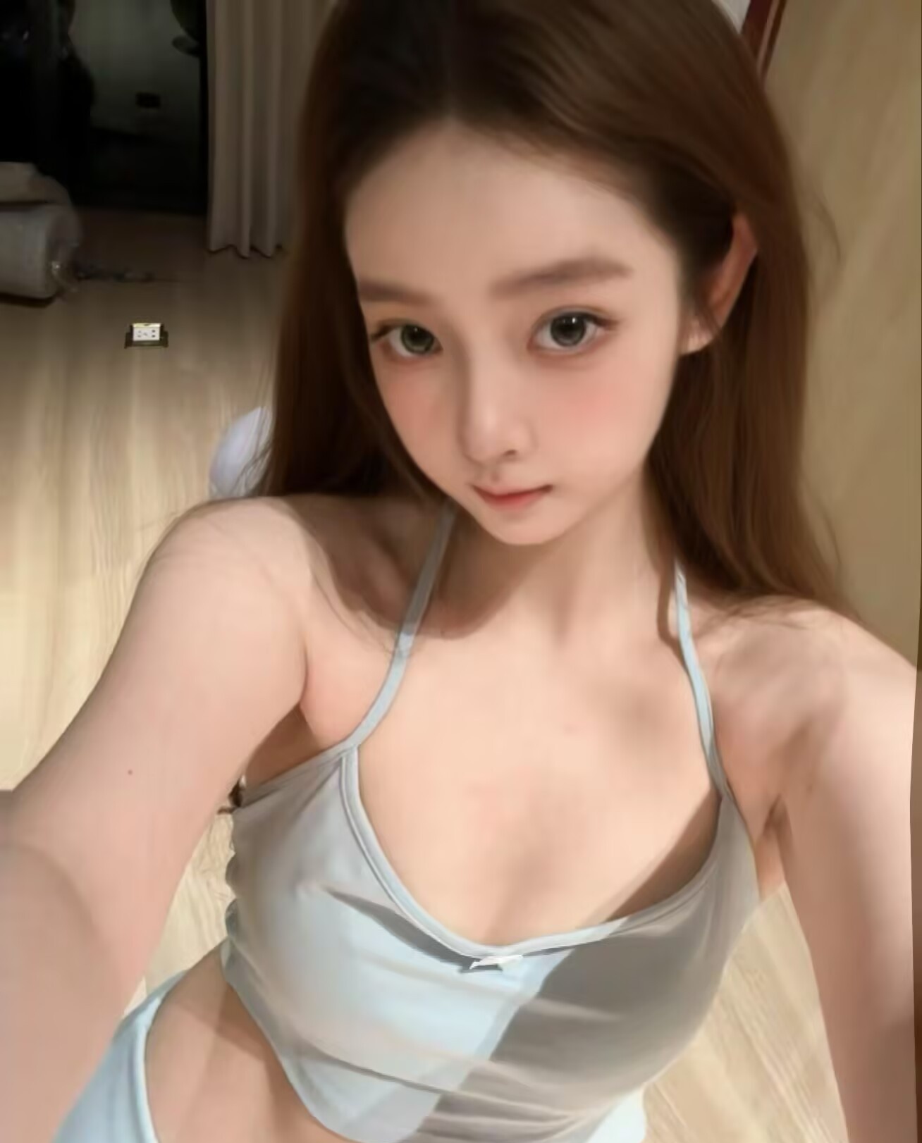 巨乳三点粉鲍鱼妹