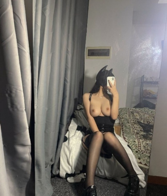包头市妩媚骚货细枝挂奶，水乳交融非常带劲