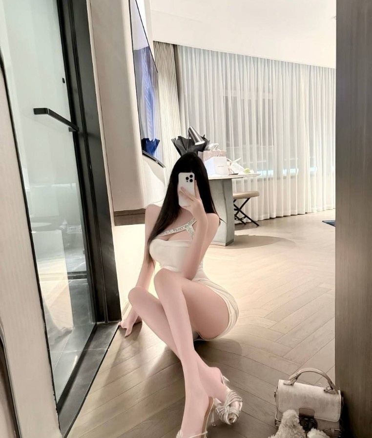 姐姐兼职 水多粉嫩逼紧
