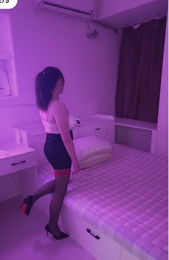 电视塔风骚熟女安安