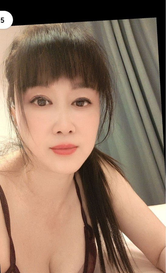 电视塔风骚熟女安安