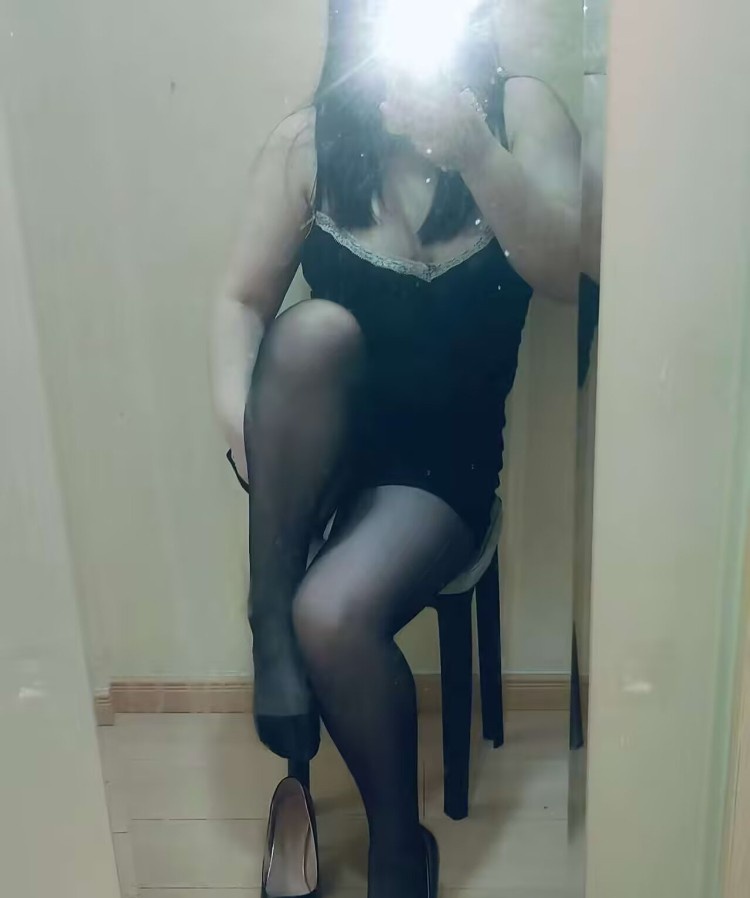 三桥新街骚少妇