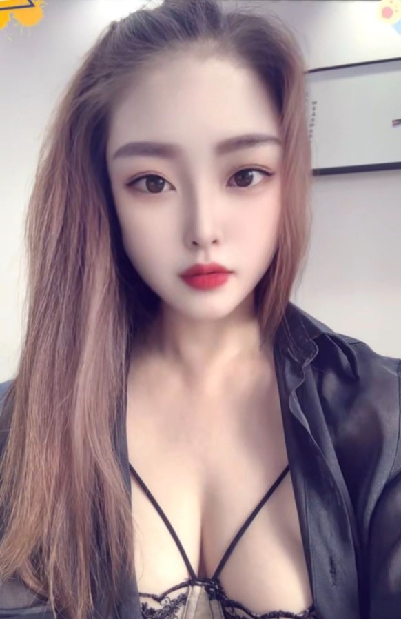 建邺大胸欲女