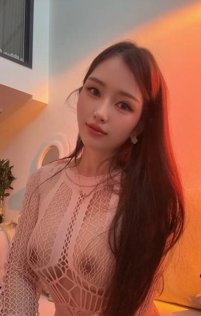 南山性感大奶妹子