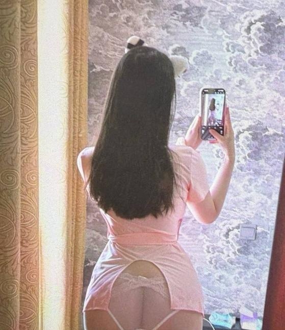 天然大胸颜值小妹