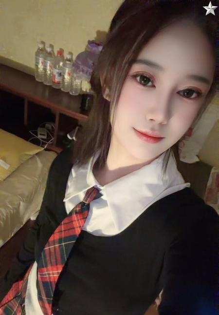 蜀山制服靓妹