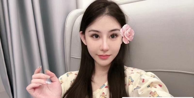 天河肤白腿长老师