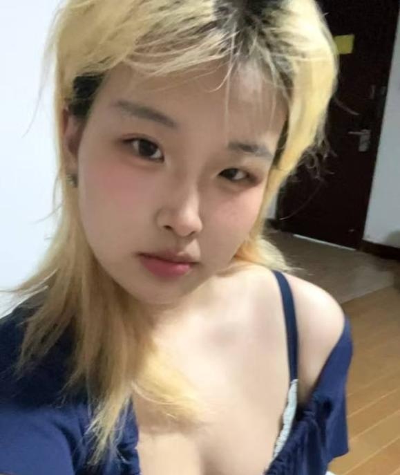 新人妹妹小穴紧水多