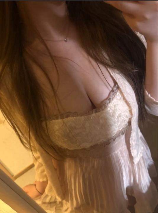 蜜桃臀御姐南汐