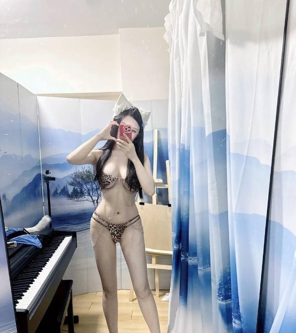 风骚服务系颜值老师