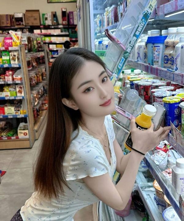 浦东苗条身材小玲玲