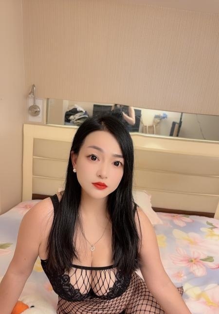 超级极品大胸小美