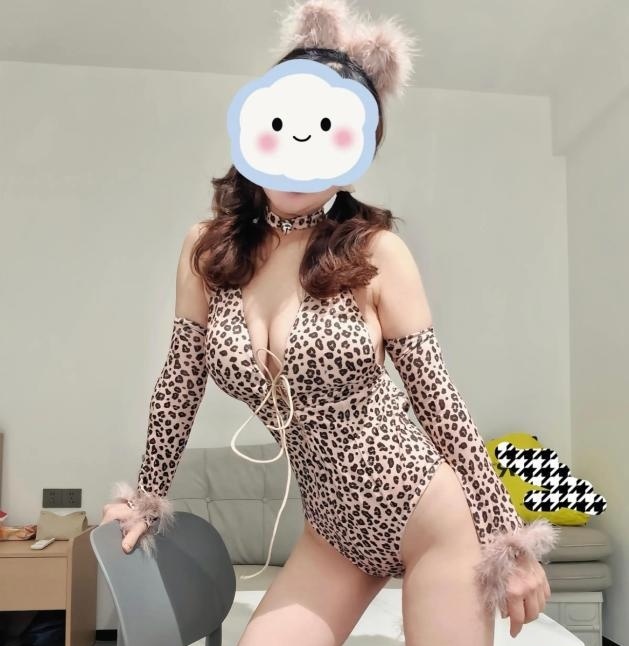 豹纹小少妇