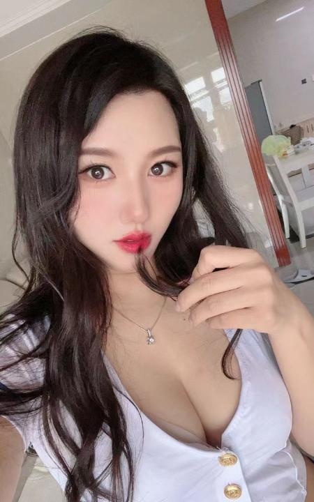 粉嫩多汁水蜜桃
