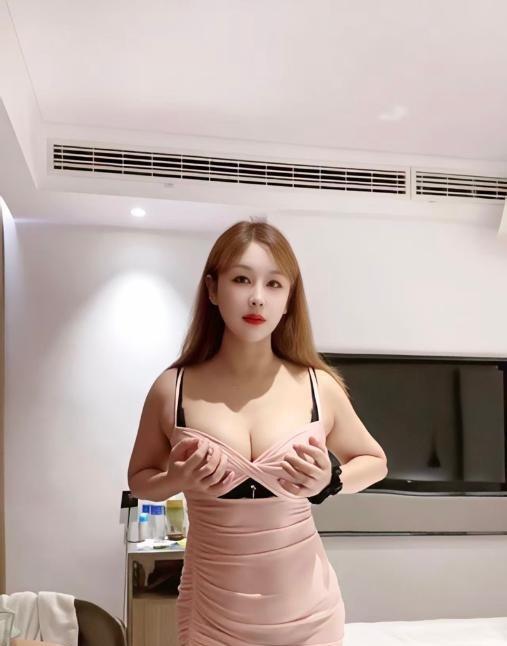 天然大波黑丝妹