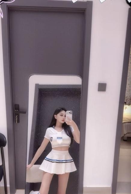 朝气蓬勃的小妹