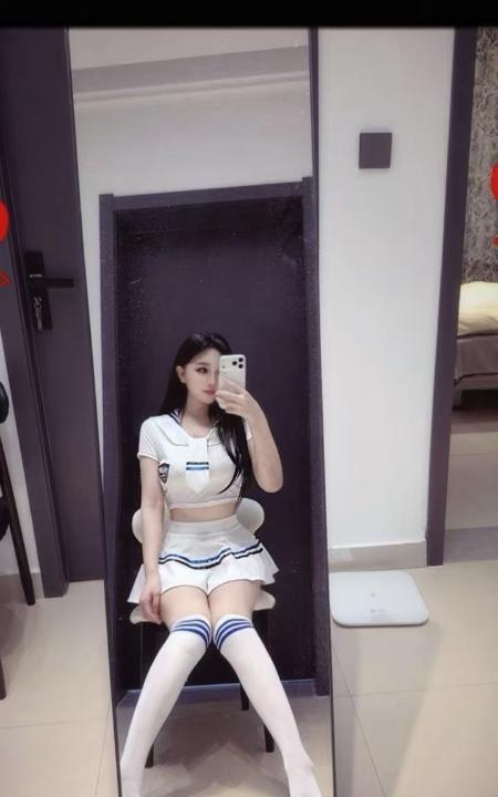 朝气蓬勃的小妹