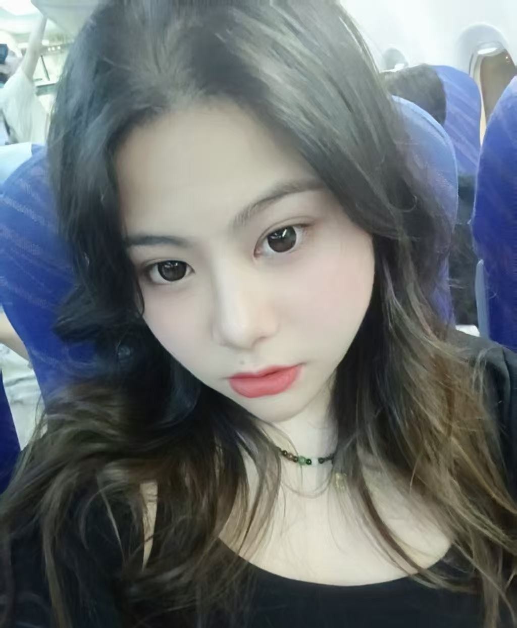 花都大奶小洛